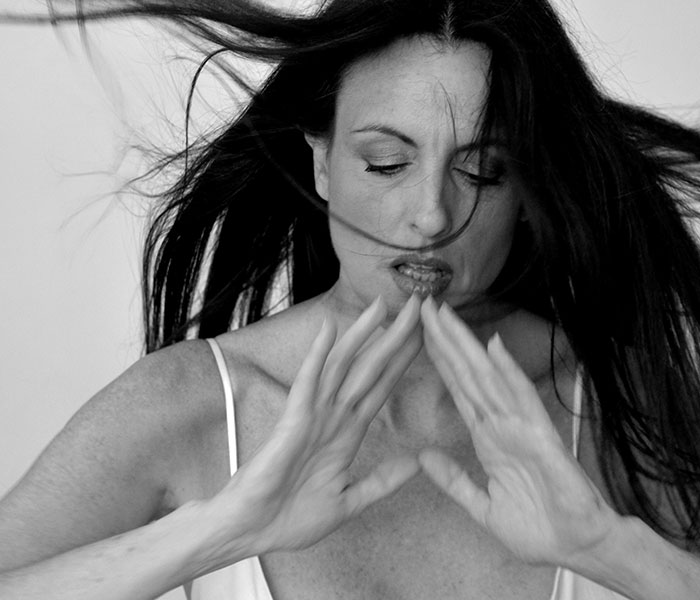 Helena Barquilla | Meditación en movimiento y Danza Consciente