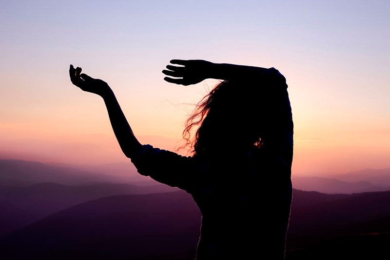 Helena Barquilla | Meditación en movimiento y Danza Consciente