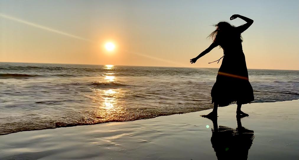 Helena Barquilla | Meditación en movimiento y Danza Consciente